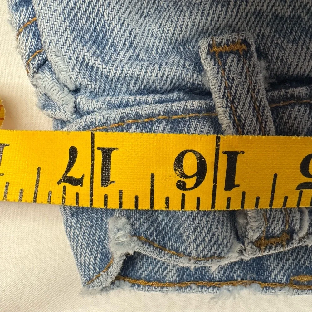 Levis stylish light